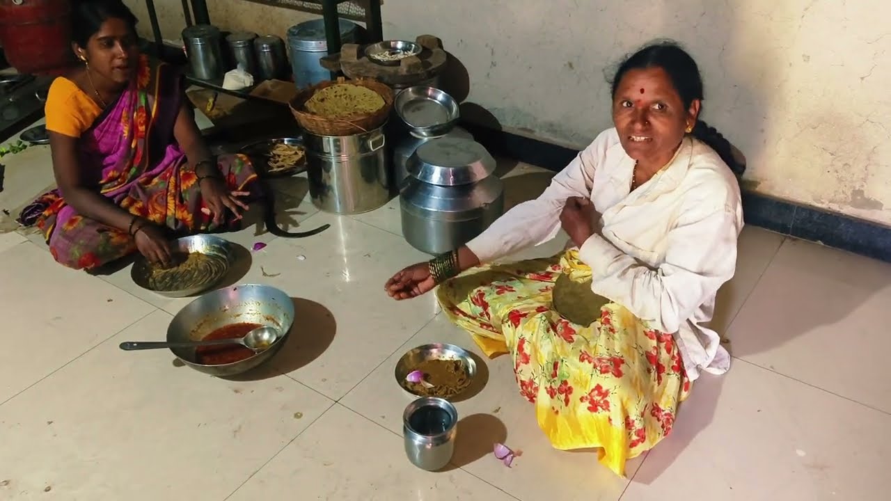 आईनं कारभारनीनसाठी काय आणलं दुपारच्या जेवणाला 😋🤗