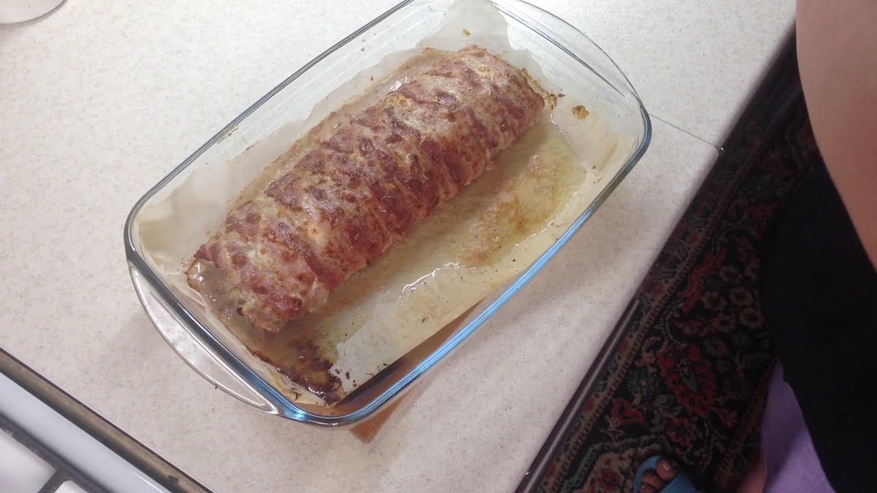 Рулет мясной в беконе.Простой рецепт.