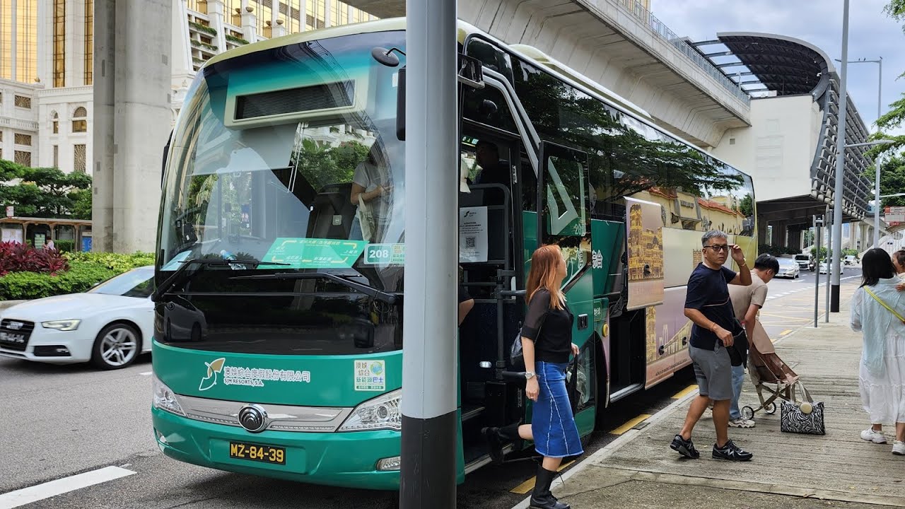 巴士遊Bus ride由澳門上葡京到氹仔舊城區From Grand Lisboa Palace Macao to Taipa City Centre發財車 途經新濠影匯 威尼斯人 銀河酒店 Macau