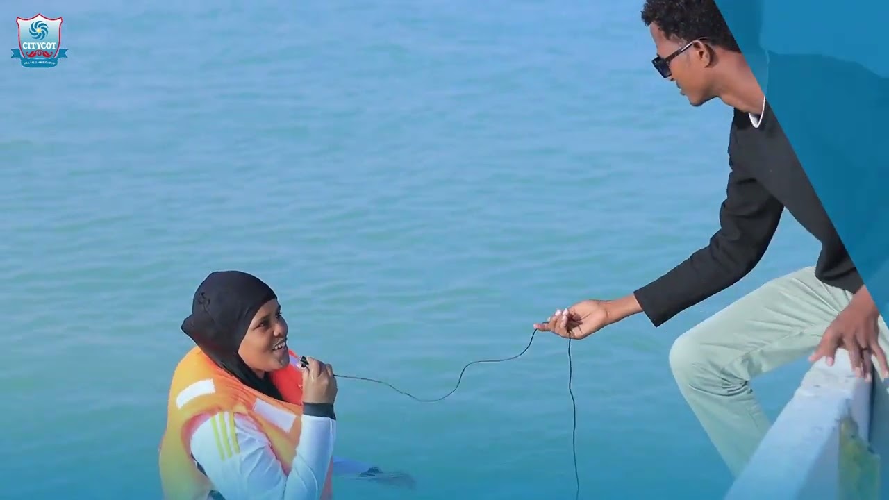 Ardayda Marine science xiisad waxbarasho oo ku saabsan daabasha iyo noocyadeeda kala duwan