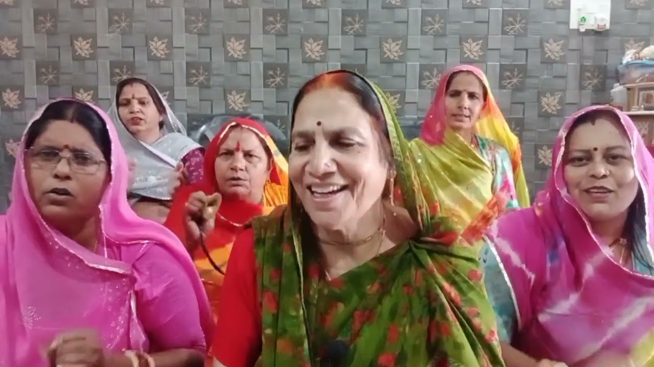 कृष्ण जी का भजन संख्या 826 मैया रोवे मत लालो मिल जाएगा।