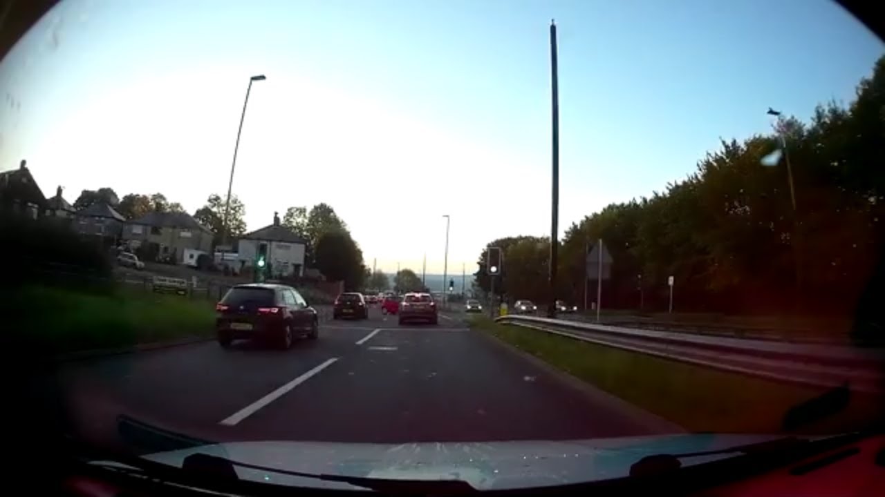 Red Light Jumpers . If the first car wasn't close enough, watch the second ! Uk dashcam 1080P