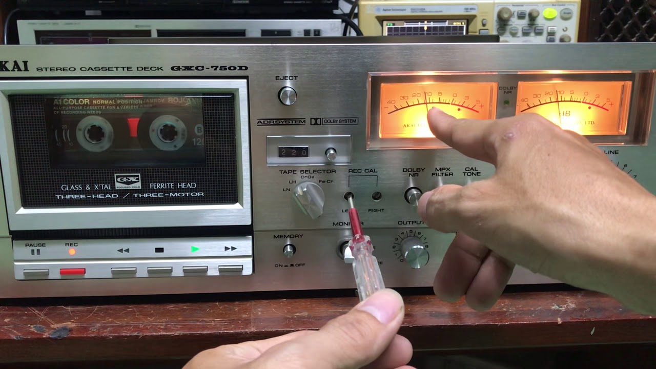 tape akai GXC-750d 1 trong những moden được hãng giới thiệu rất cao về công ngệ (máy đã giao lưu)