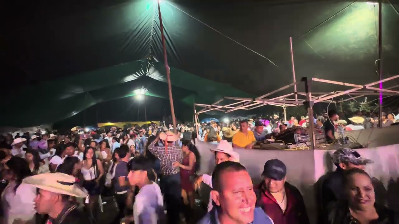 Súper bailazo con la imparable Banda cerritos en san Miguel Ixtapan 🔥