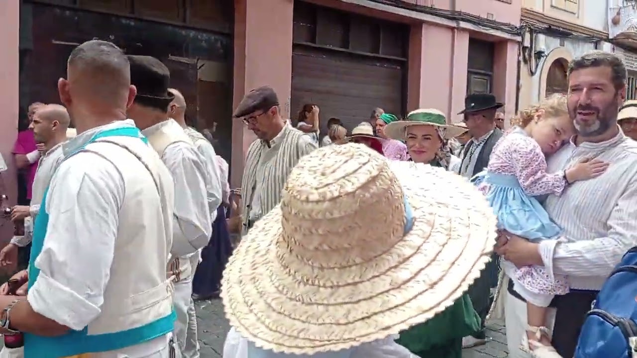 Fiesta 🎉 en  guía santa maría de Gran Canaria حفل ولباس تقليدي دخل خد فكرة واستفد من بعض الاشياء ك..