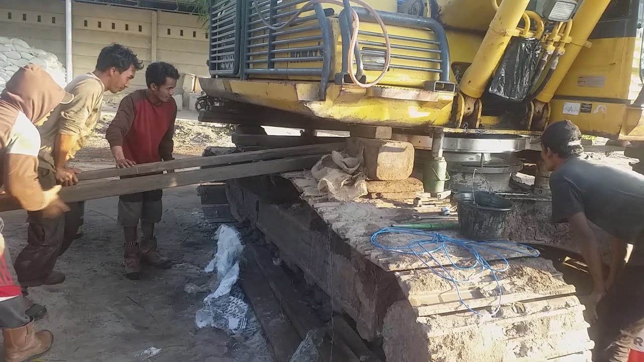 mengganti bearing swing excavator.terbaik di bangka belitung
