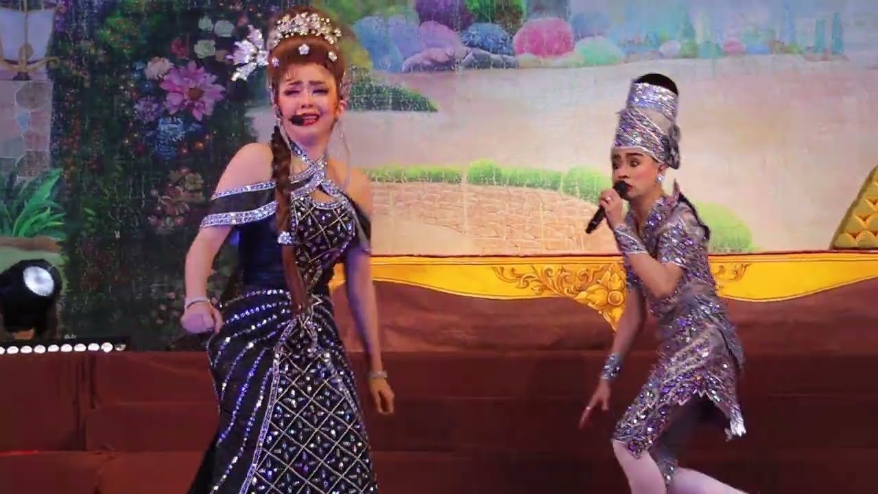 เบลล์น้อยใจเค้าไม่ให้รำขี่ม้า "ขี่ม้าไม่ได้ เดี๋ยวจะขี่พี่สะใภ้"กวนดีนักแบงค์บอกไม่ต้องเอาค่าตัว 555