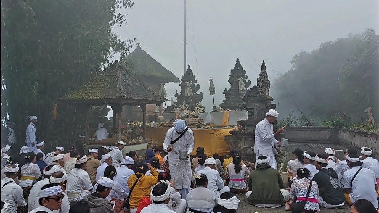 Mendaki & Menuruni 1700 an tangga Pura Lempuyang Luhur