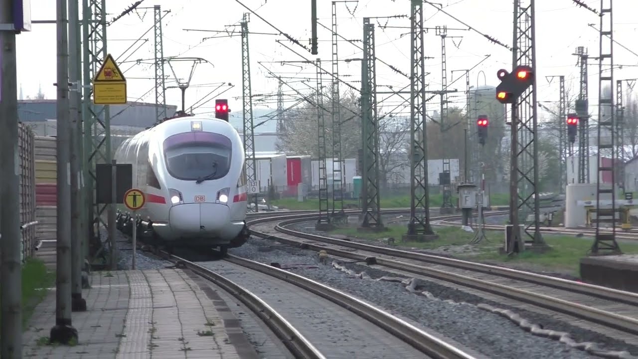 German High Speed Train heading to AUSTRIA: main lines split up