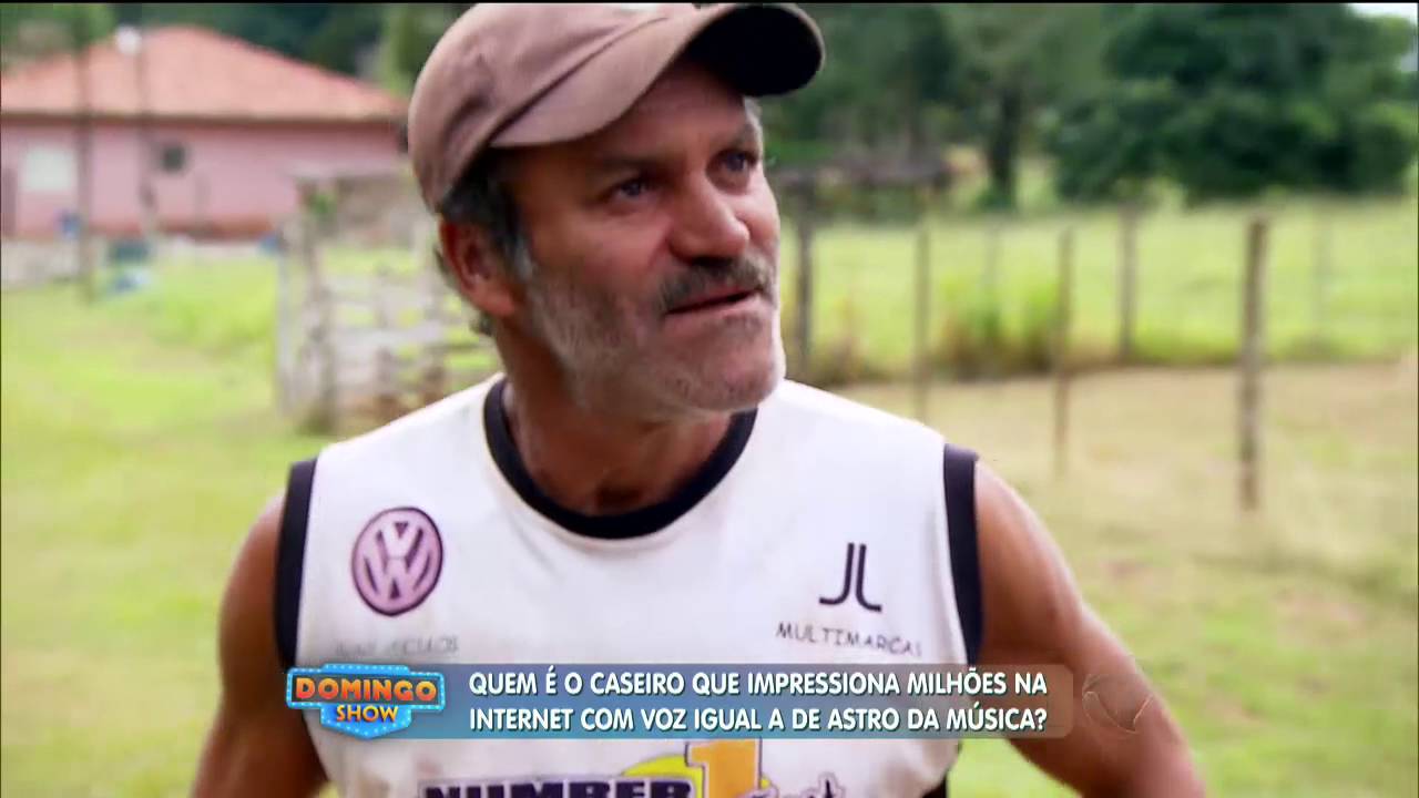 Zé Timba e Zé Latinha se apresentam no Domingo Show e recebem surpresa
