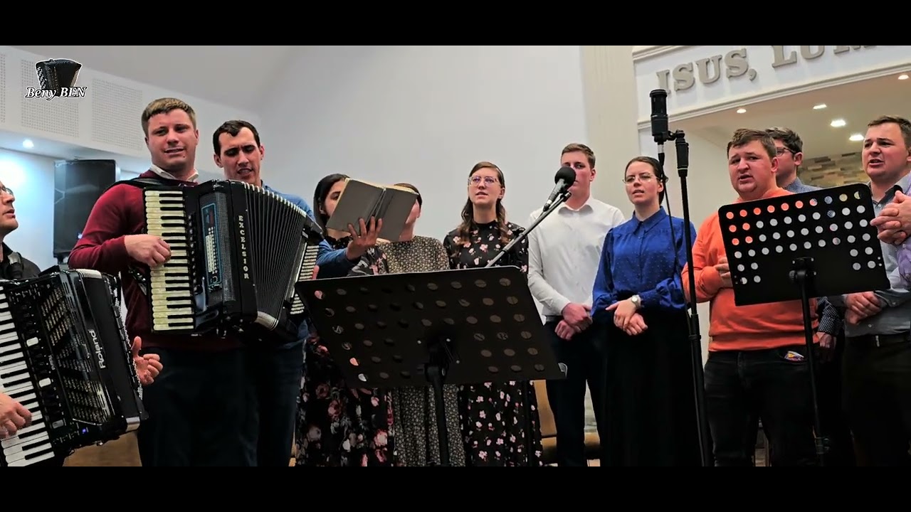 Grupul de tineri reunit ~ De ţara Ta, Doamne! ~ Ierusalime cetate împodobită...