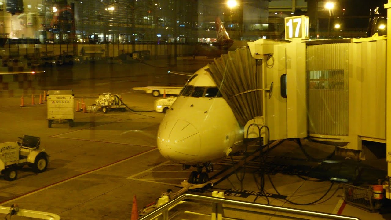 Delta MD-90 Washington Reagan (DCA) to Detroit (DTW) Flight Experience