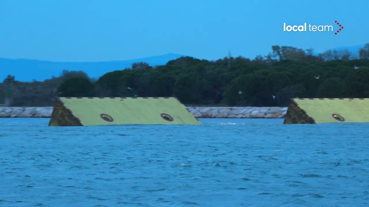 Acqua alta, innalzamento del Mose: vengono sollevati i cassoni della barriera di Chioggia