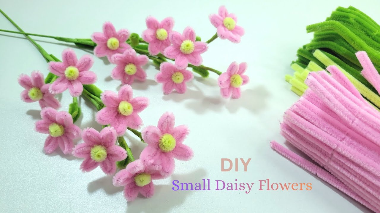 DIY Handmade! Small daisy flowers easy to make for everyone from pipe cleaner. Tutorial tips.