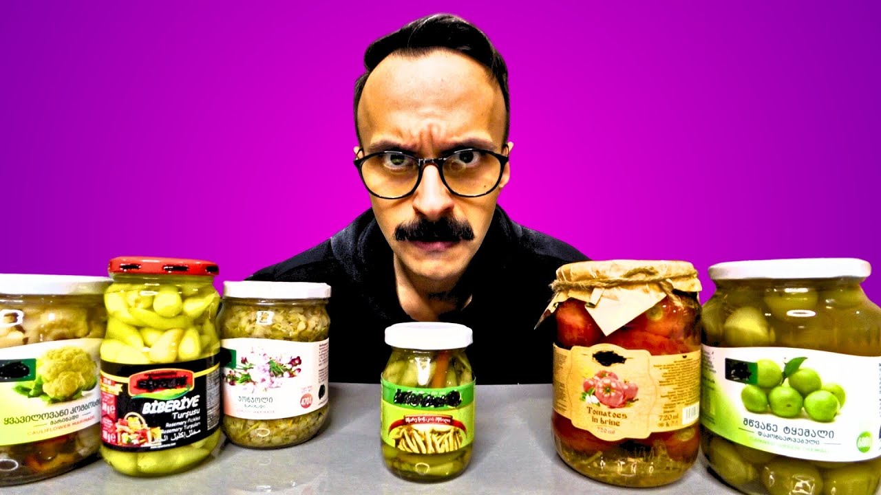 الي صنع هذه المخللات لا تتزوج من عندهم