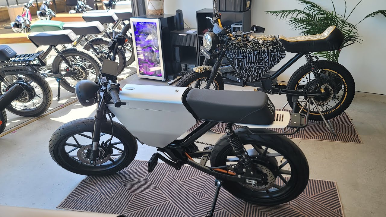 В прямом эфире в штаб-квартире Onyx Motors!