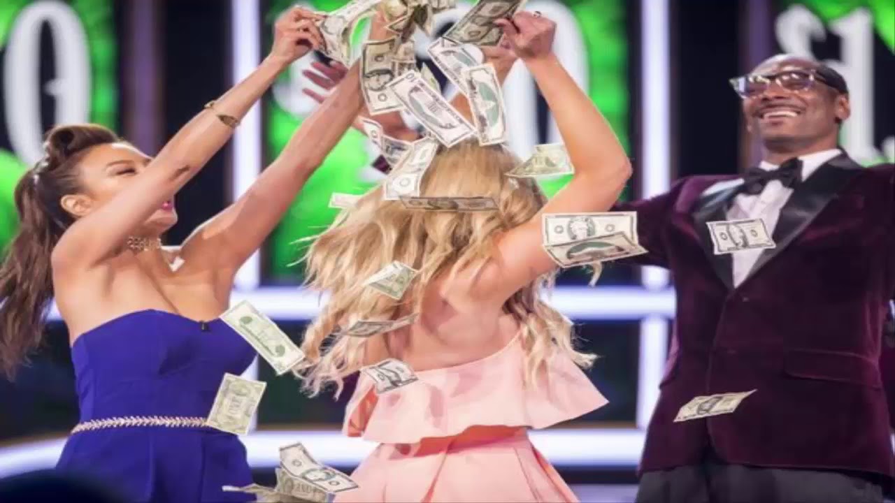 Snoop Dogg's 'Joker' is even wilder on TBS game show revival&Jeannie Mai