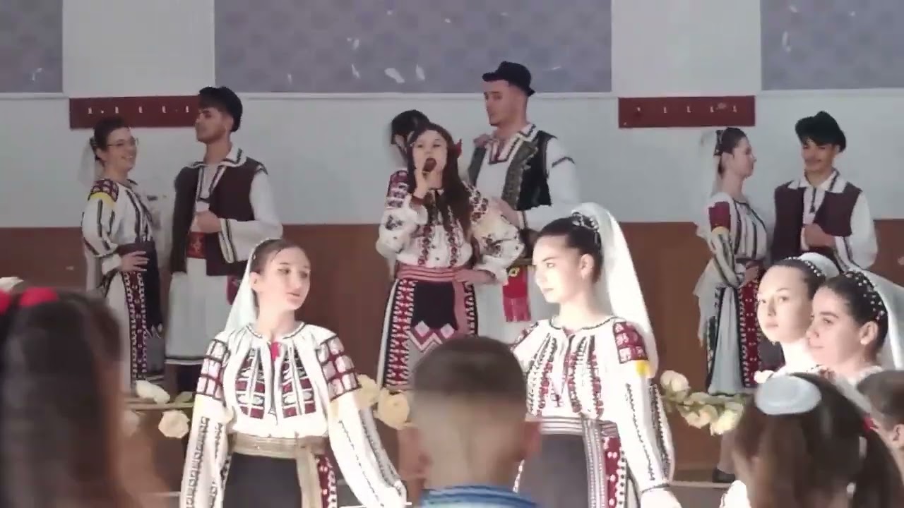 La fantinita din vale -Ene Cristina Maria & Ansamblul folcloric Maxineanca 