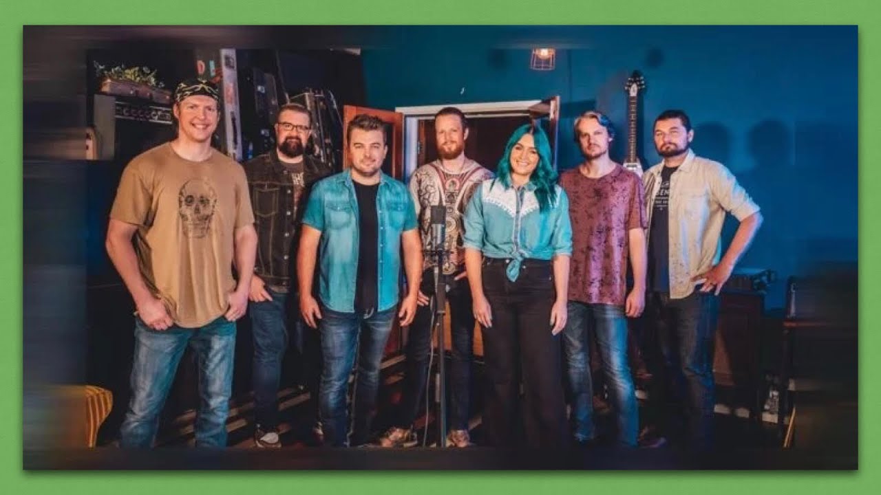 HOMEFREE Featuring Amy Sheppard & Travis Collins "The Horses"
