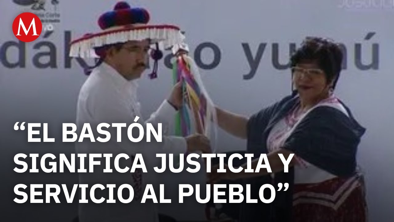 Jueces y ministros reciben los bastones de mando en el Zócalo