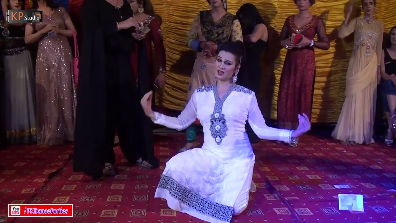 SHAZIA CHAUDHARY BIRTHDAY PARTY MUJRA 2016