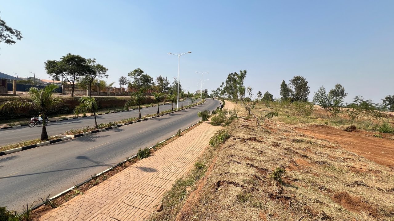 IBIBANZA KURI KABURIMBO (PLOTS ON KIGALI-HIGHWAY) FROM 20M-40M IN KIGALI TEL:+25078260