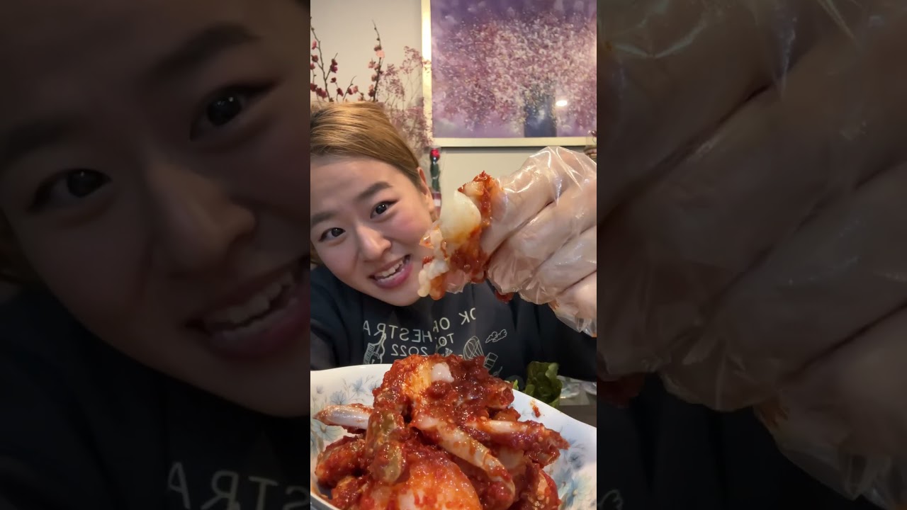 Raw marinated crab taste test! #rawmarinatedcrabs #koreanfood #foodie #mukbang