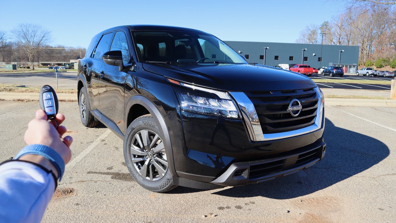 2022 Nissan Pathfinder S FWD: Start Up, Walkaround, Test Drive and Review