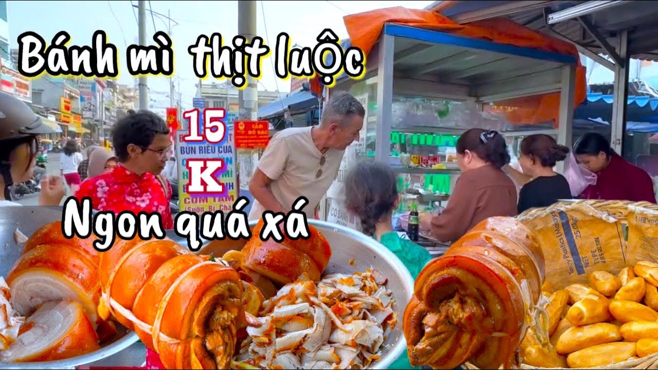 Tìm được tiệm bánh mì thịt luộc cuộn tròn quá ngon, ngày Rằm vẫn đông không tưởng I meanmechoi
