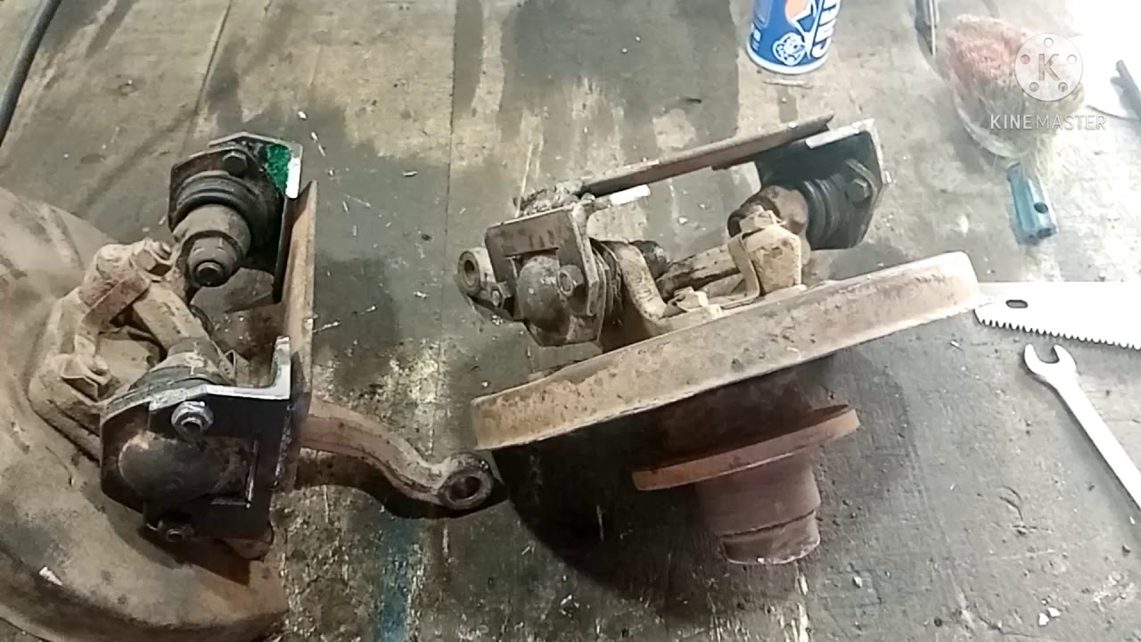 Передняя балка на мини тракторе.