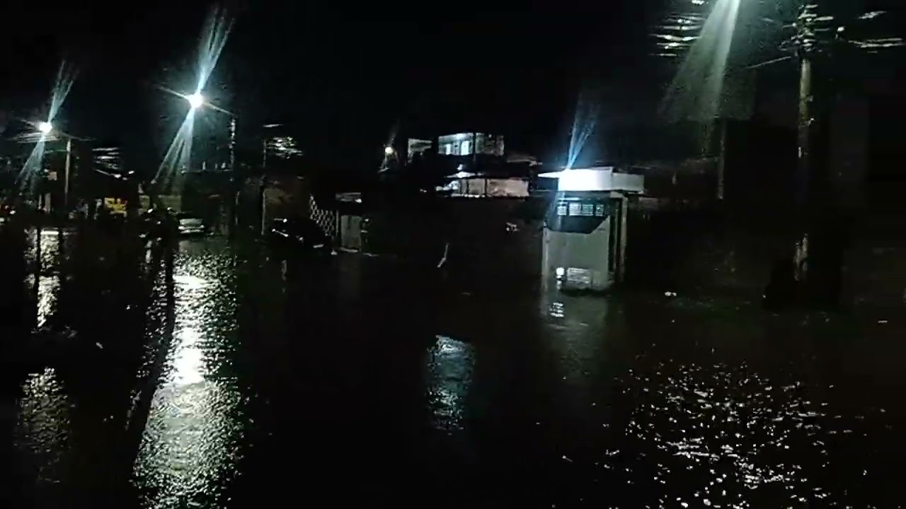 Rua INUNDADA em Caraguatatuba😱