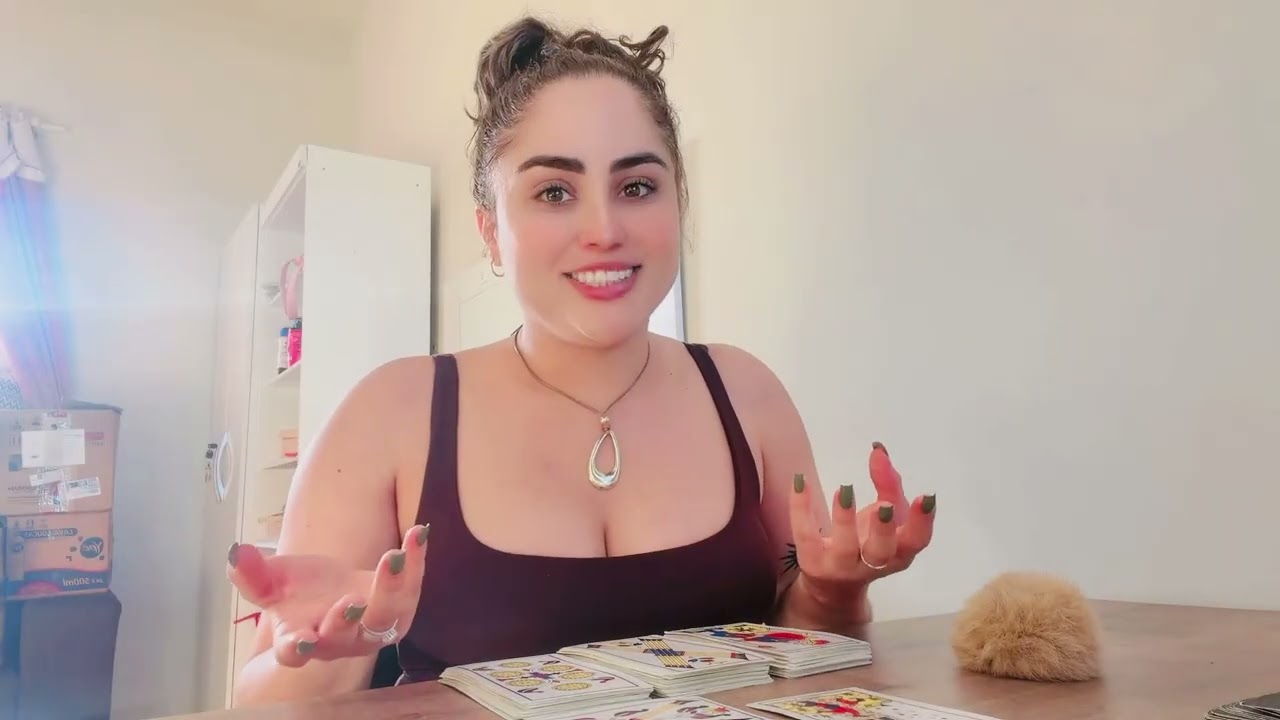 ESSA PESSOA EST&Aacute; PENSANDO EM TE PROCURAR?? #tarotbrasil #tarotinteractivo #oraculo #