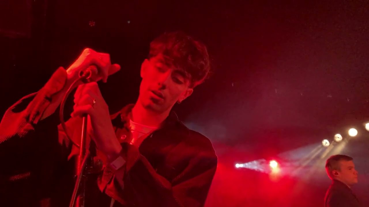 VVV en directo. Intro + Nadie es leal. Sala Planta Baja (Granada)