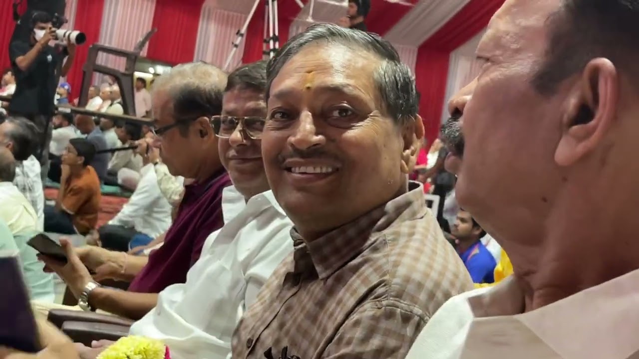 GYANVATSAL SWAMI PRAMUKH SWAMI