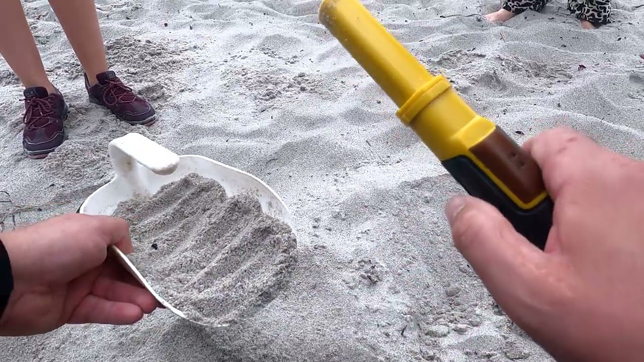 Metaldetektor tur på stranden