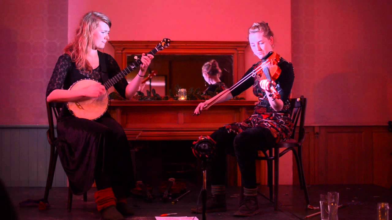 Rheingans Sisters - The October Song - Live at Shakespeares