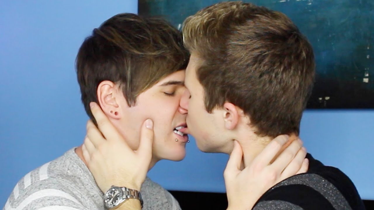 LIP BITING TUTORIAL | KISSING TIPS