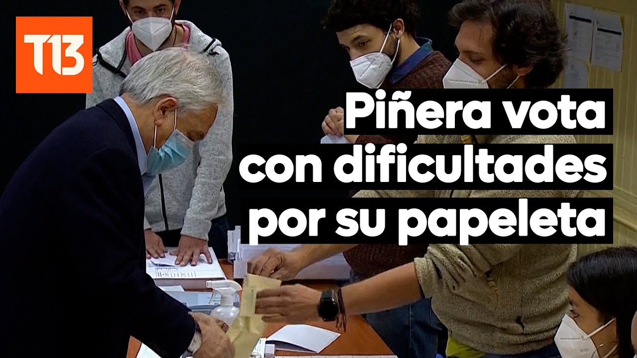Con dificultades: Presidente Piñera vota y sufre con nueva papeleta