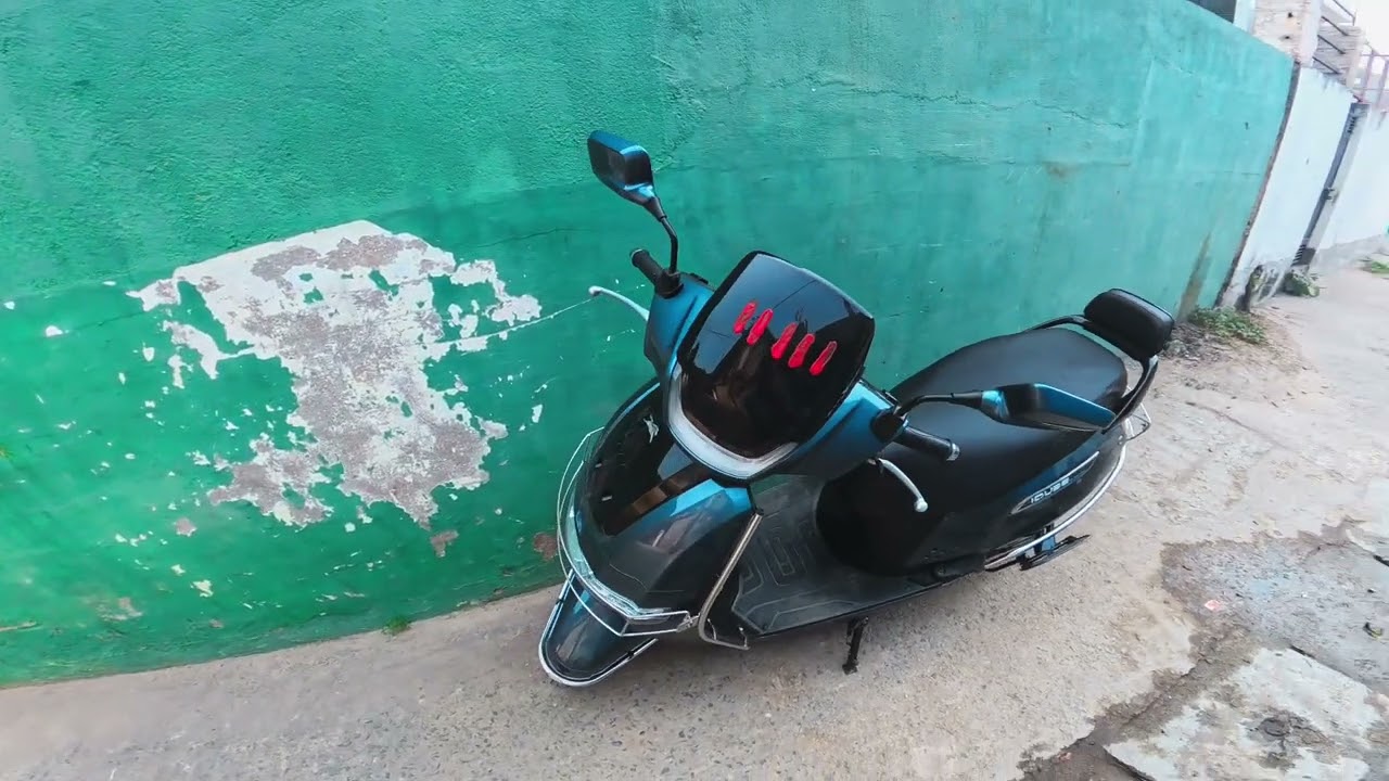 Ola v tvs iqube s #tvs #nextinvideo #vlog #shortvideo #shortsfeed #olahraga #ola #purnea 