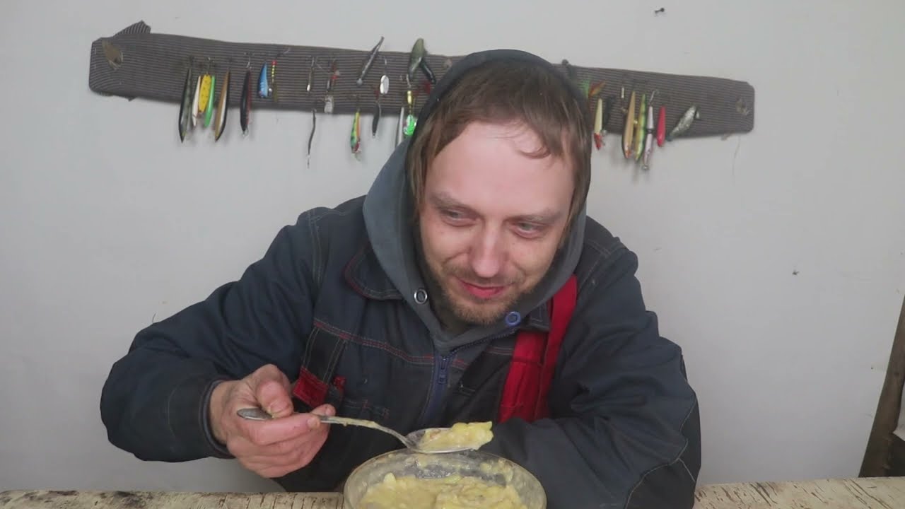 КУХНЯ ОТШЕЛЬНИКА!!!! Сырный суп с лососем на костре. 