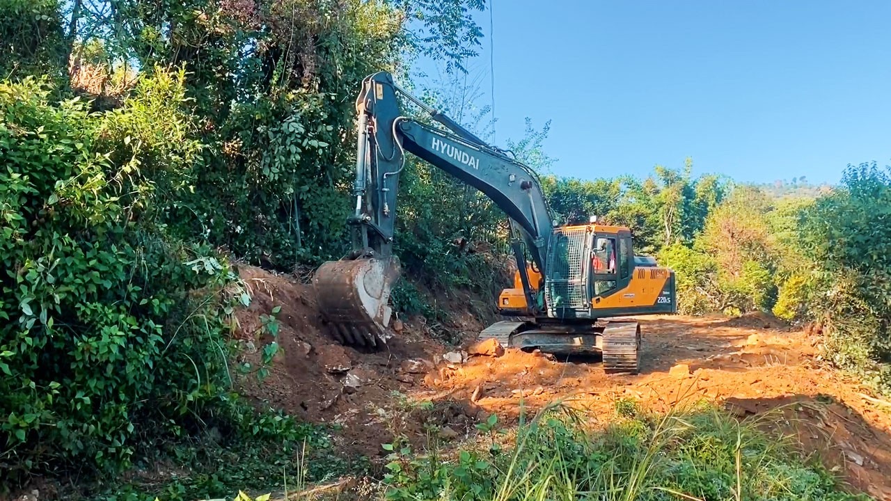 Heavy Machinery at Work: The Ultimate Mountain Road Build | Excavator Planet