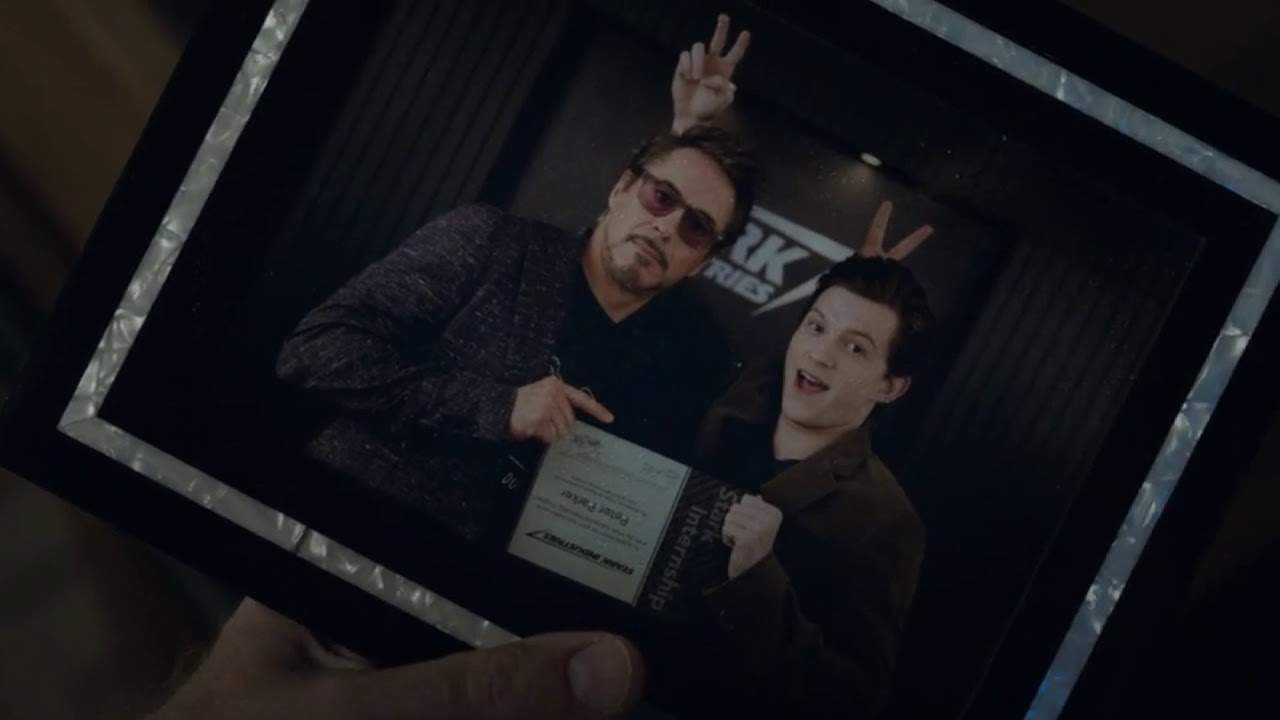 Roi Na || Iron man and Spiderman || HollyBuzz