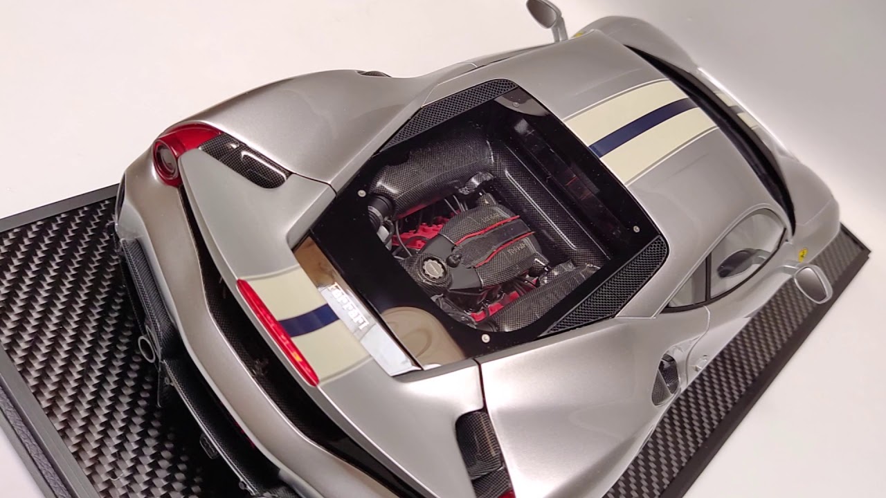 Ferrari 488 Pista resin modelcar 1/12 scale by BBR Models