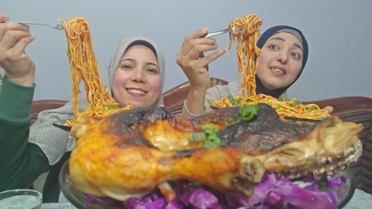 تحدي اكل سرعه علي مكرونه اسباكتي مع وركين دجاج 🐓العقاب بطاطا جديده