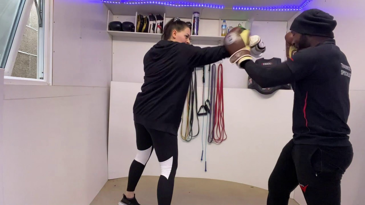 BOXING HANDS DEFENCE AND UPPER TARGET ATTACK