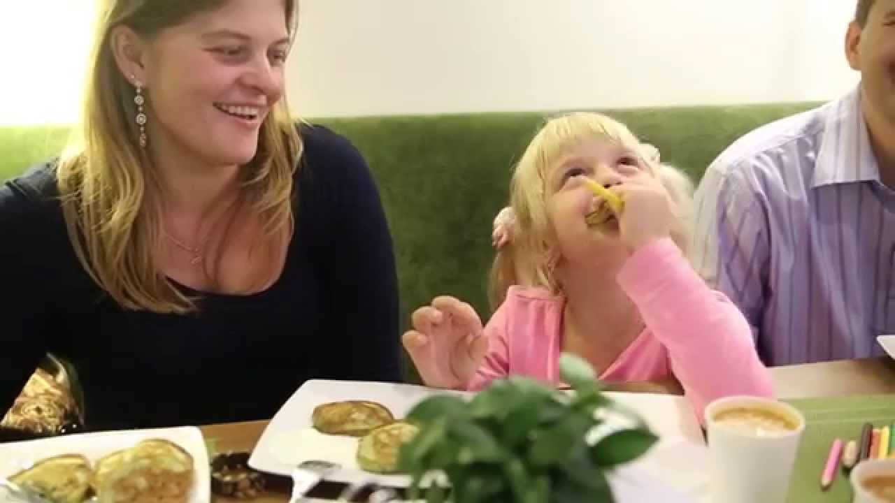 Mr.Green Cooking Show. Зелені оладки та Помаранчеве смузі.