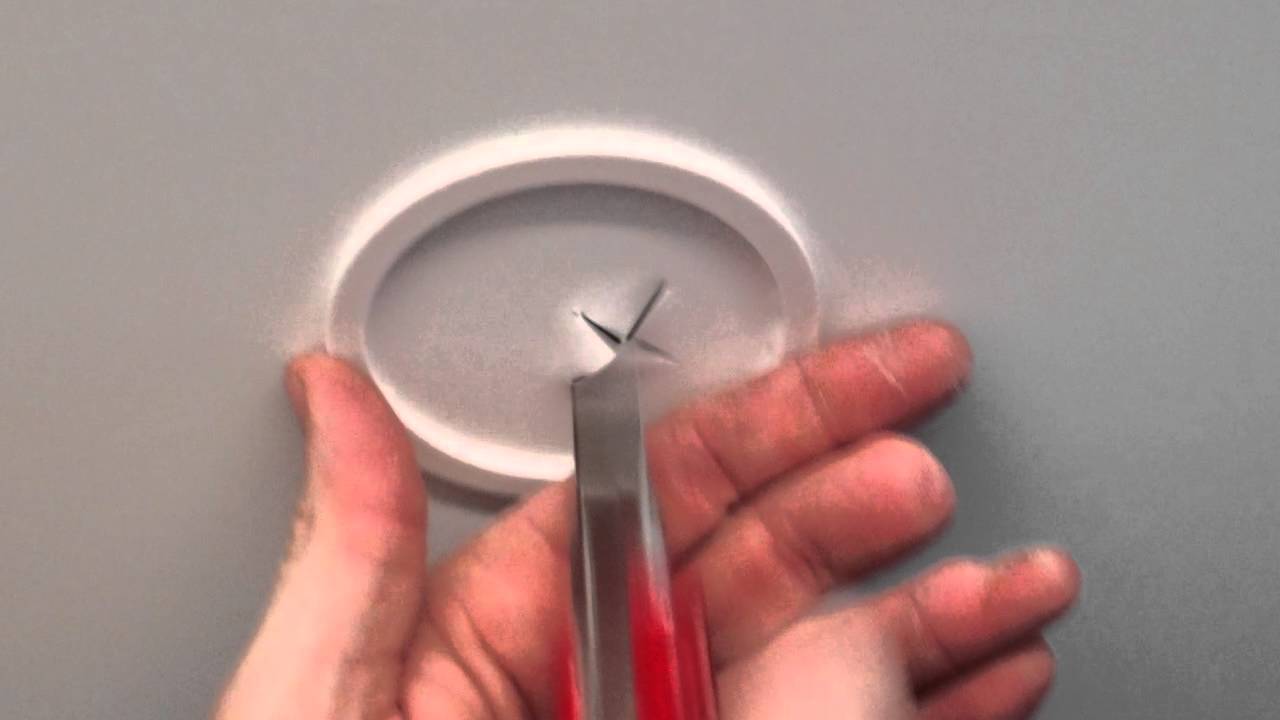 Wie werden Einbaustrahler in eine fertige Spanndecke montiert?