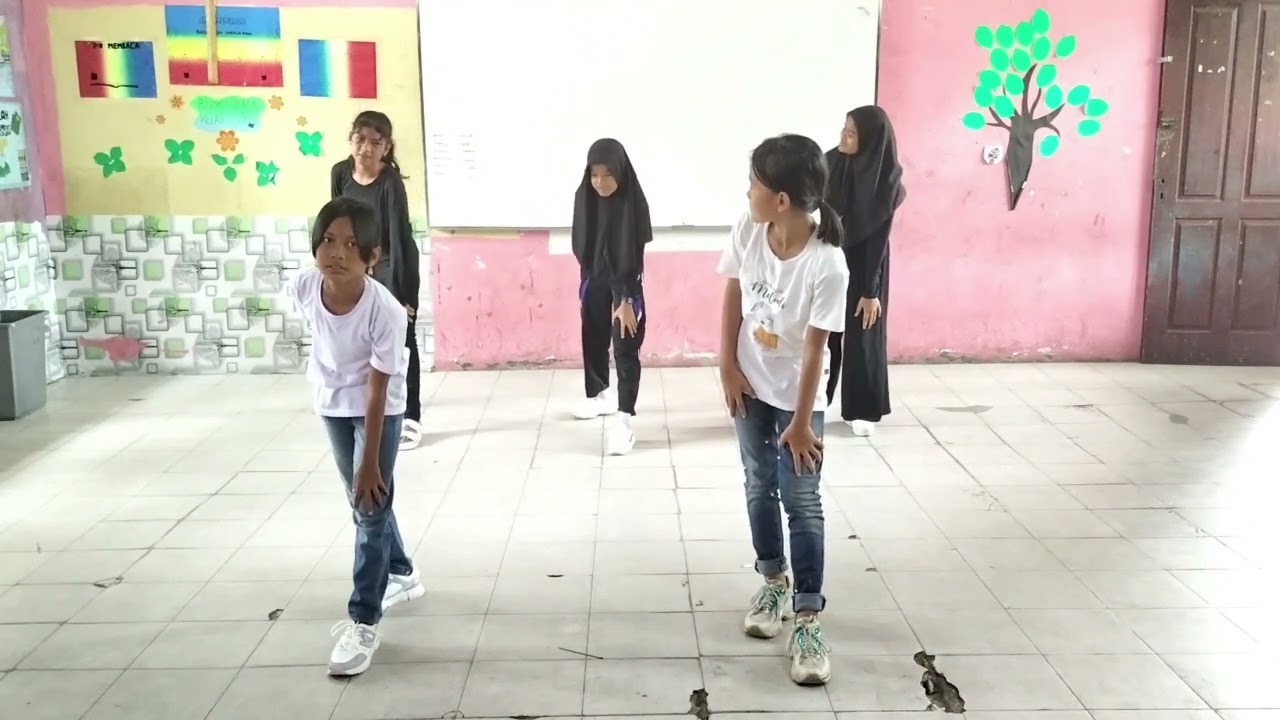 Senam Irama Kelas 6 B T.P 2023/2024