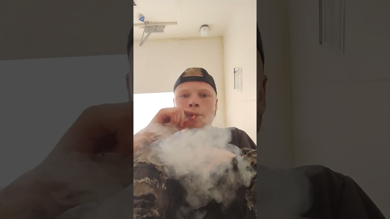 SMOKE SESH IN MARITHON BATHROOM