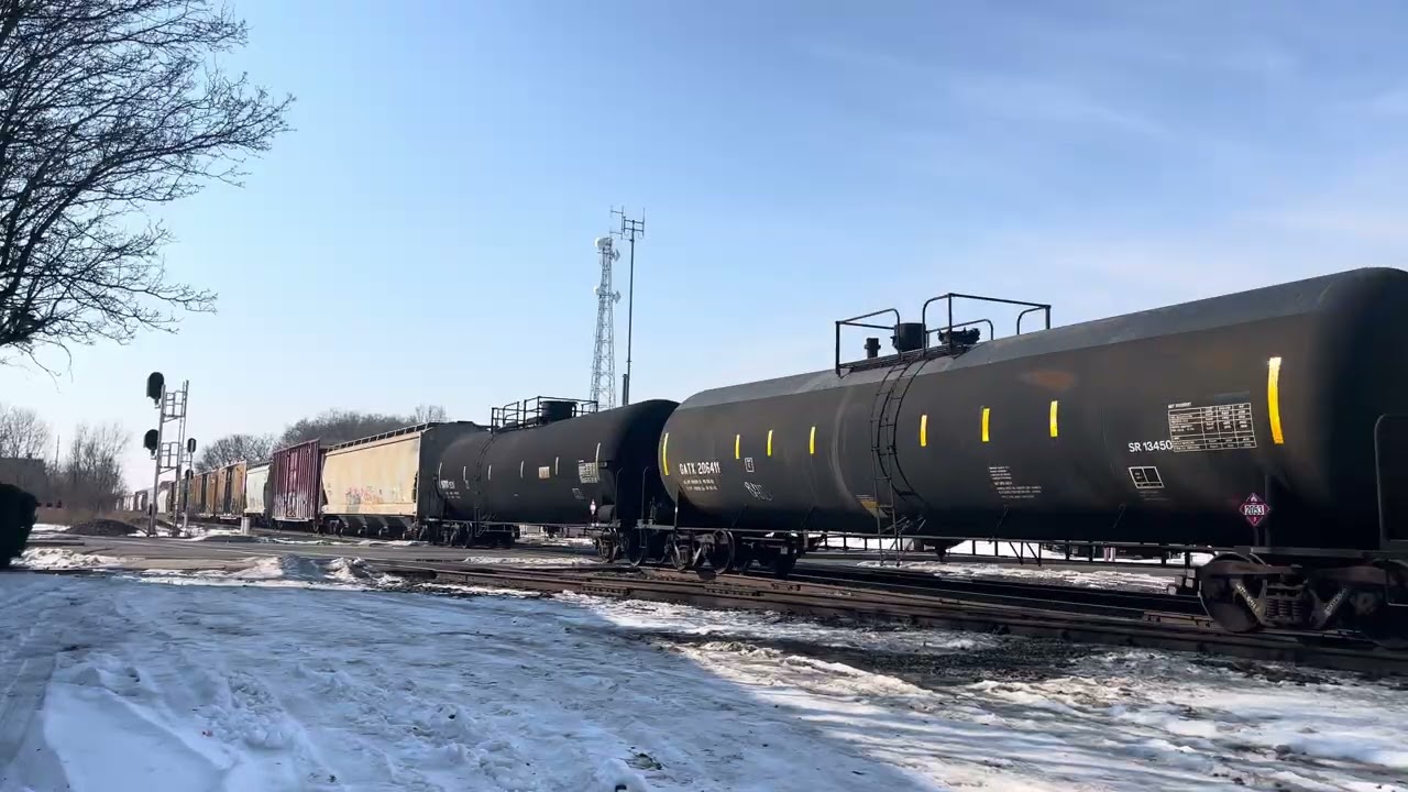 CSX M364 clears Muncie with high and wides 